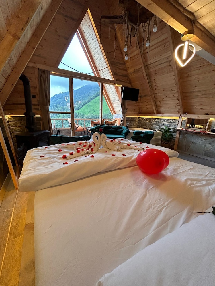 Bardi Suit Bungalov