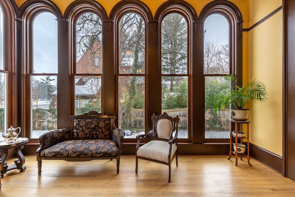 Steele Mansion