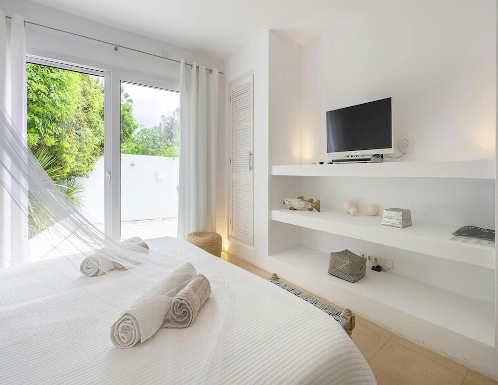 Tranquil Villa With Private Pool