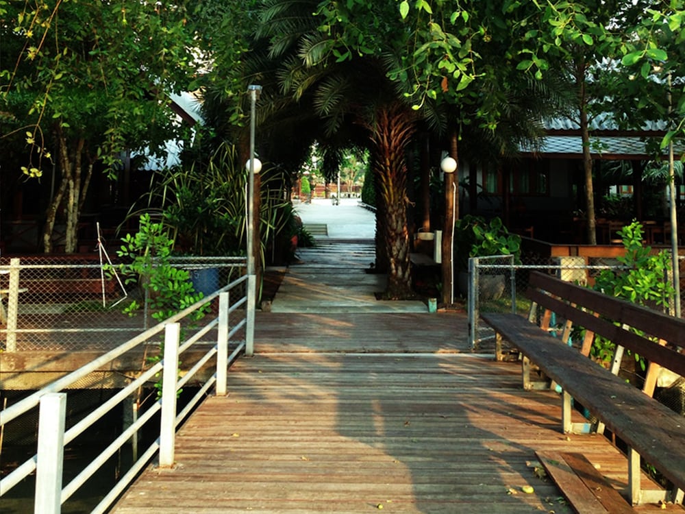 Baan Siriporn Resort