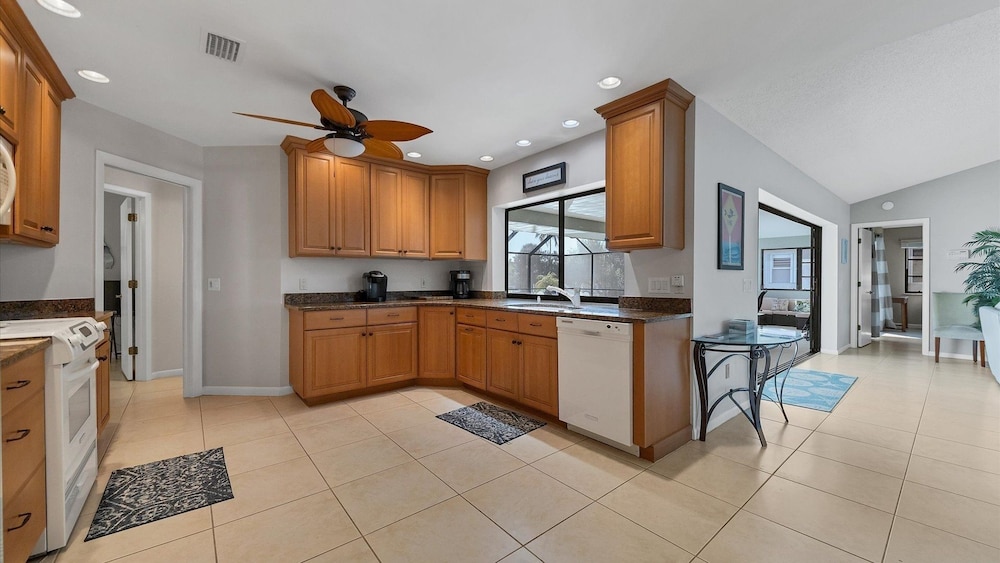 Punta Gorda Isles Private Pool/spa Home On Canal/ Bikes 3 Bedroom Home