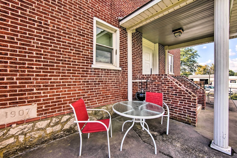 'schoolhouse Haven' in Gap: Communal Grill & Patio