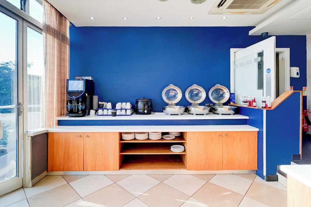 Crewe Vacations - Belvilla Crewe City Centre Hotel - Lifestyle - Property Image 4