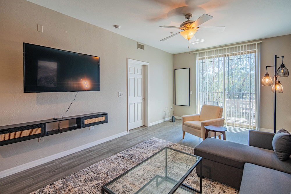 ROVE LIVING/KL - The Fredrick Tempe