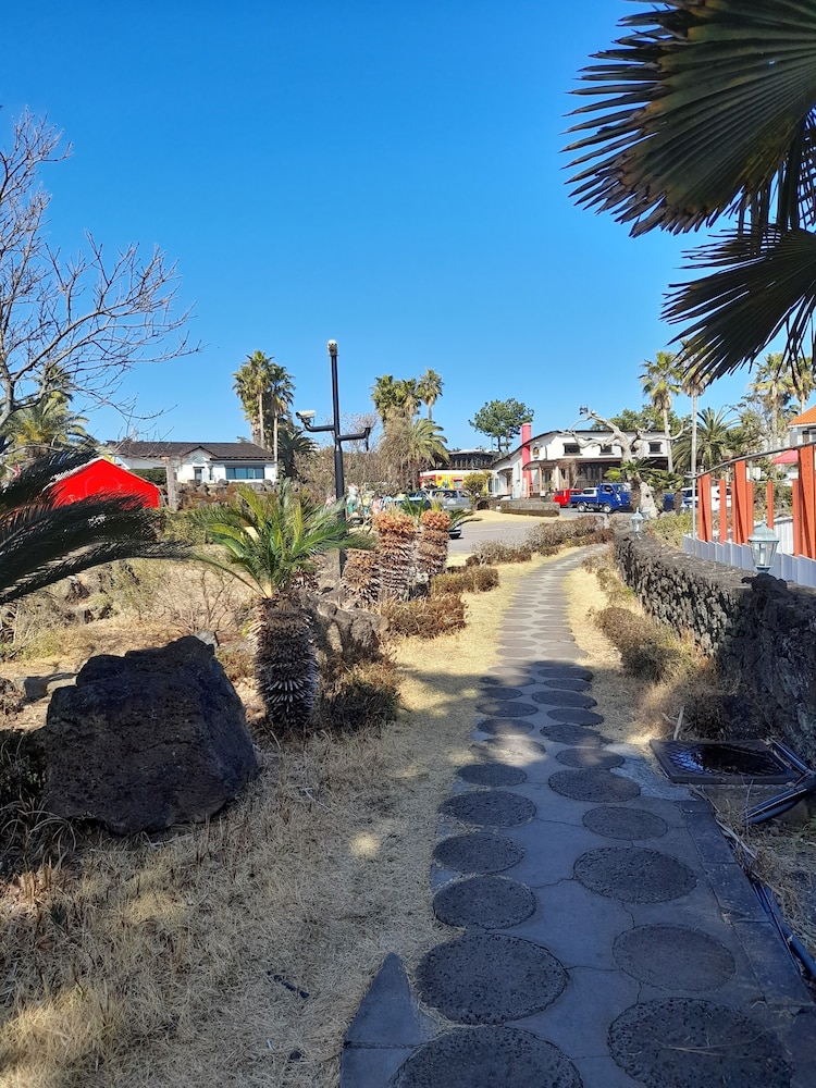 Lime Orange Vill Pension