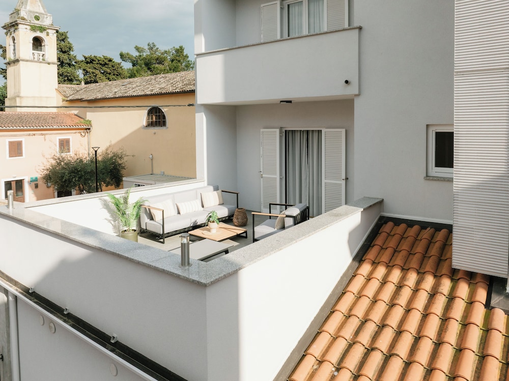 Al Porto Suites