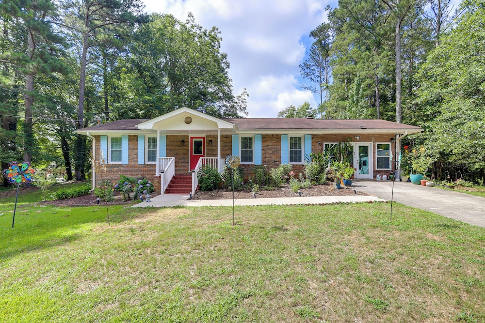 5 Mi to Trilith Studios: Apt w/ Furnished Pergola