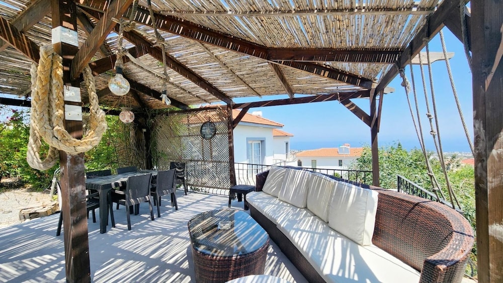 Beautiful Villa Within Easy Distance to Attraction