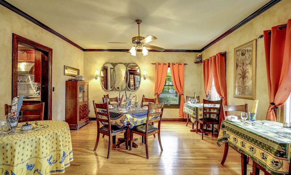 A' Tuscan Estate Bed & Breakfast