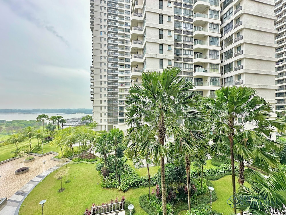 Country Garden Danga Bay Sea View Homestay by Stayrene