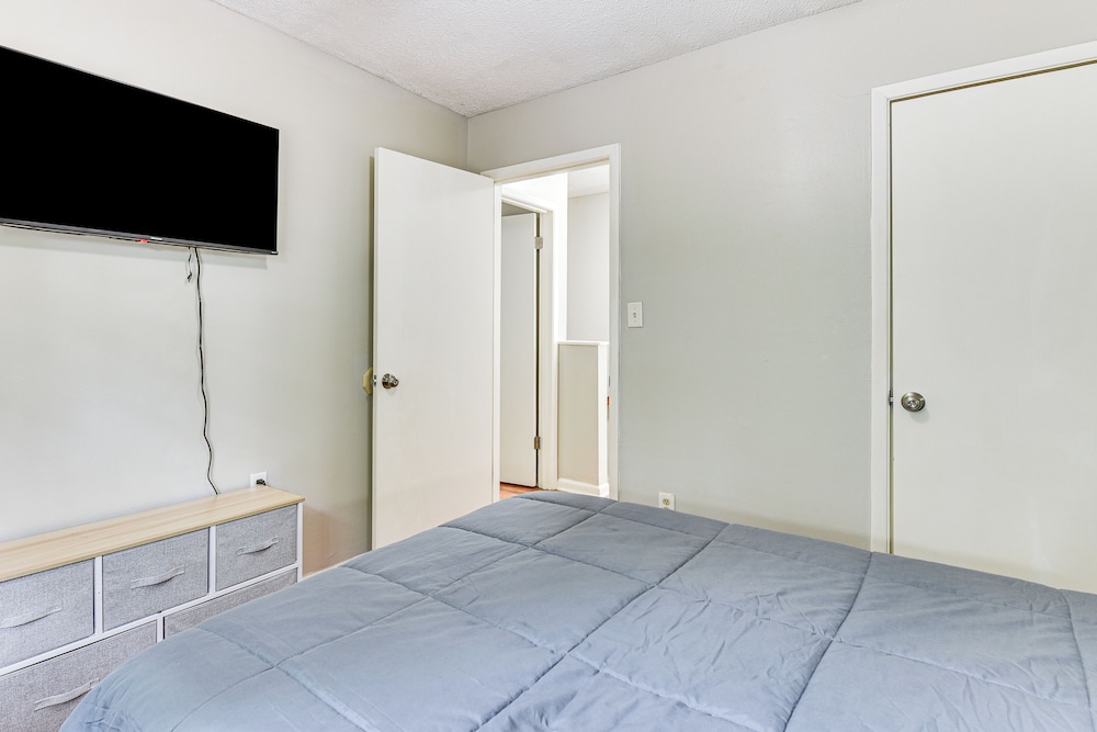 2 Mi to Garniers Beach Park: Pet-friendly FWB Home