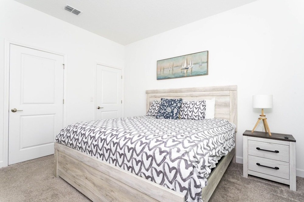 4br/3ba Private Pool Storey Lake Resort Best Location Near Disney!