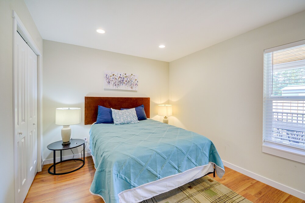 Westport Vacation Rental w/ Private Hot Tub! view 5