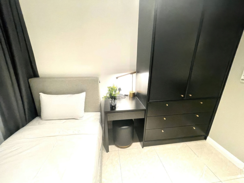 Axon Residence by Emily in Town