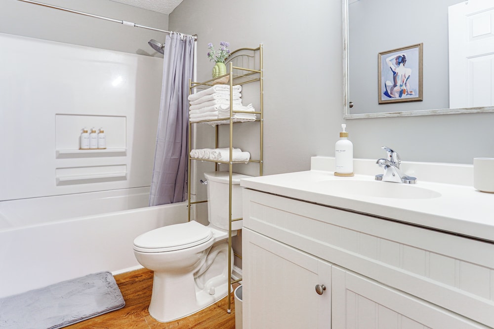 Walk to Dtwn Woodstock: Modern Home w/ Patio!