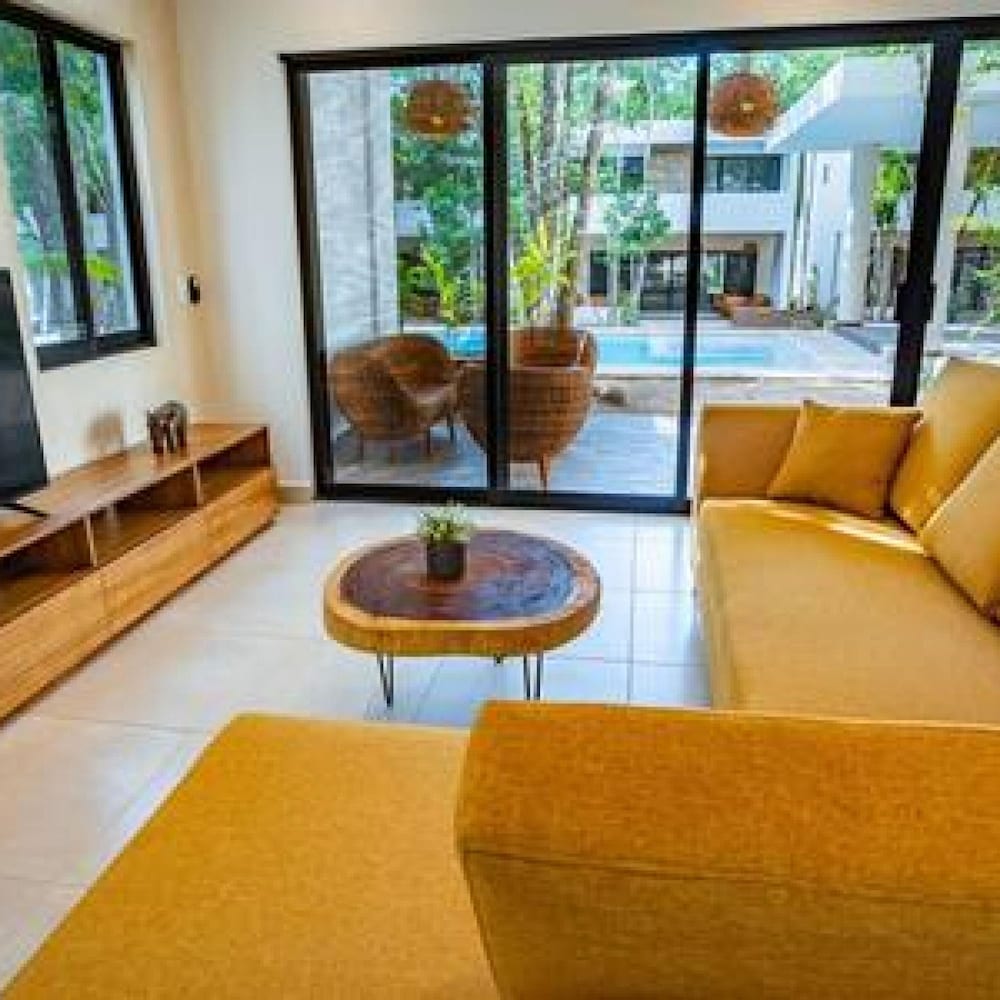 Villa Chicana Resort Pool AC Fast Internet