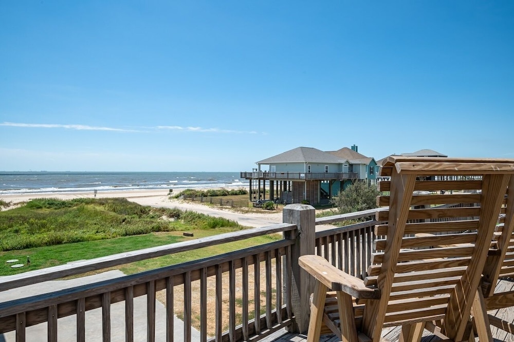 Chillax Inn 3 Bedroom Home by RedAwning