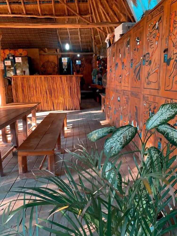 Kin Hostal and Camping