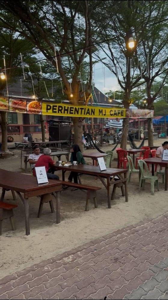 PerhentianMj FishermanVillage