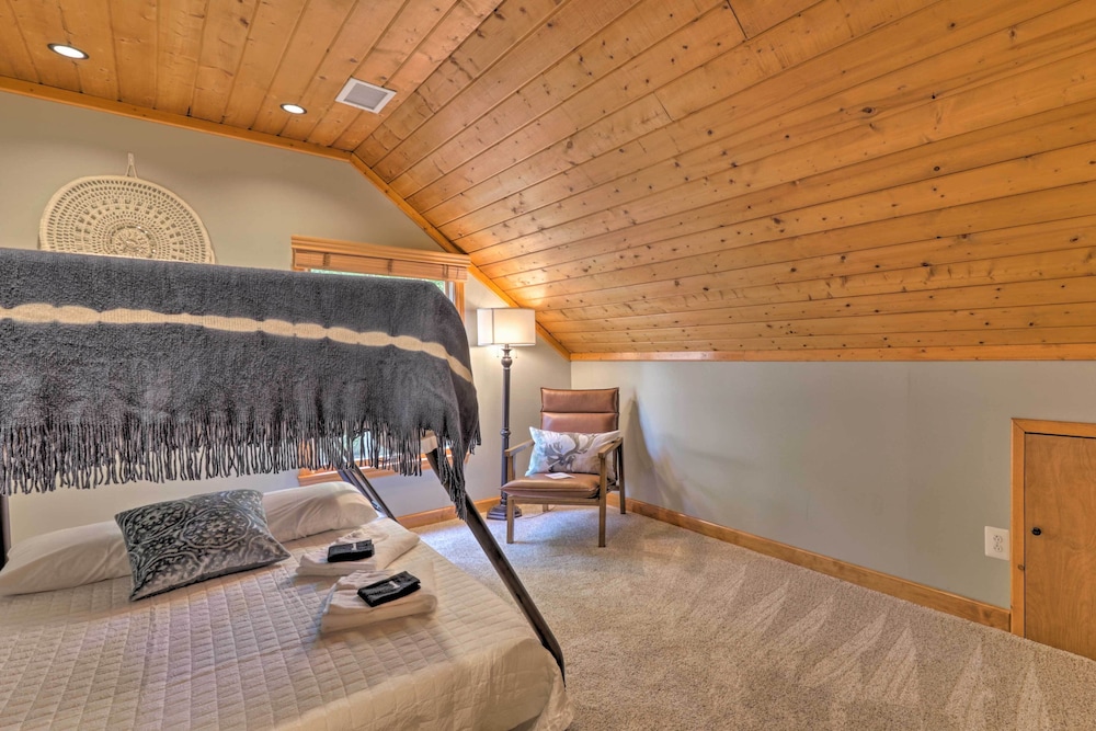 Secluded Leesburg Retreat w/ Private Hot Tub! view 4