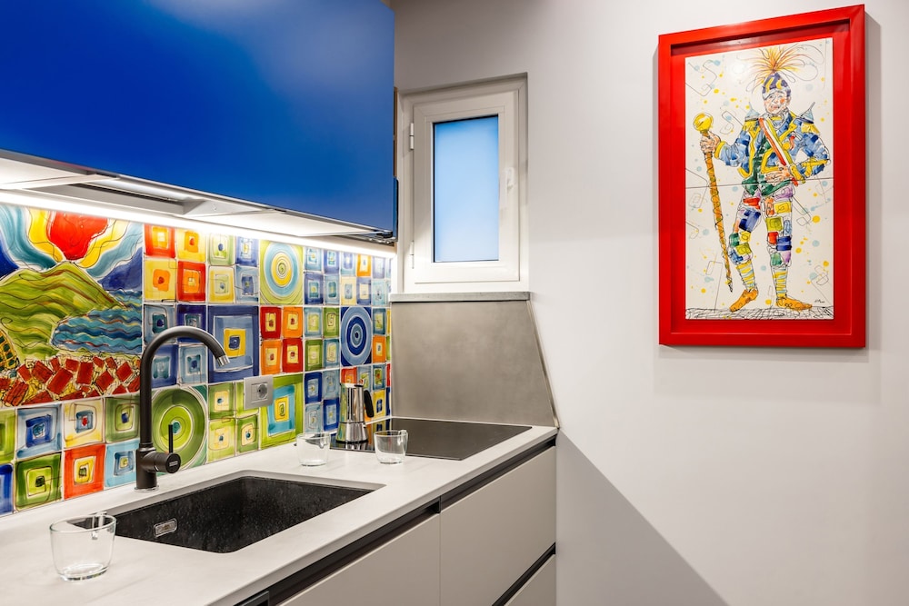 Pop House in the Heart of Sanit by Wonderful Italy