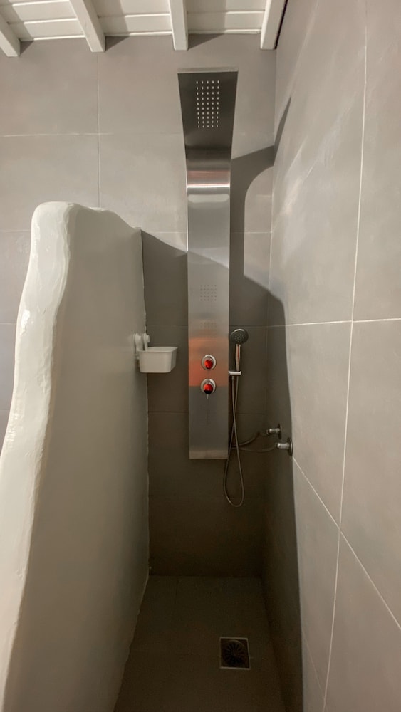 Amperian Mykonos Suites & Villas