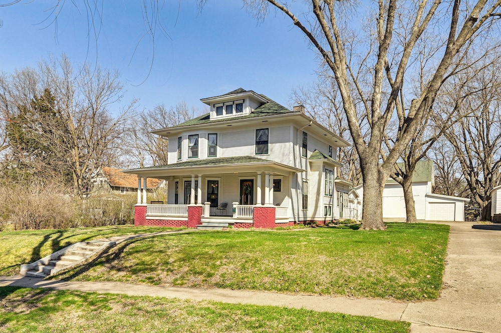 Dog-friendly Atlantic Farmhouse w/ Spacious Yard!