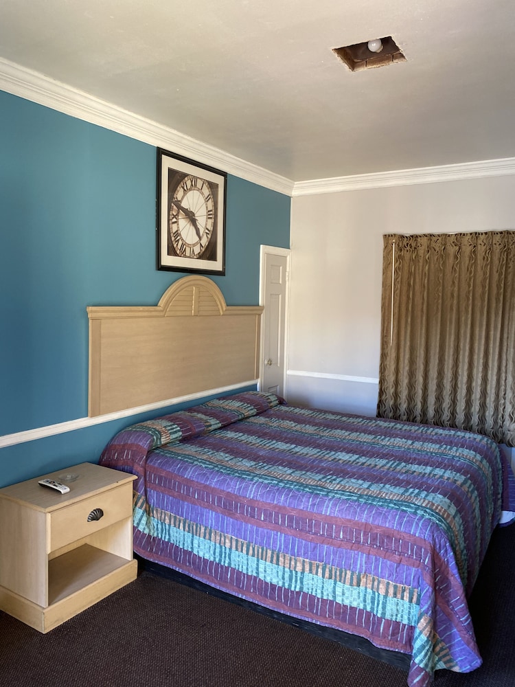 Colonial Manor Motel - Property Image 7