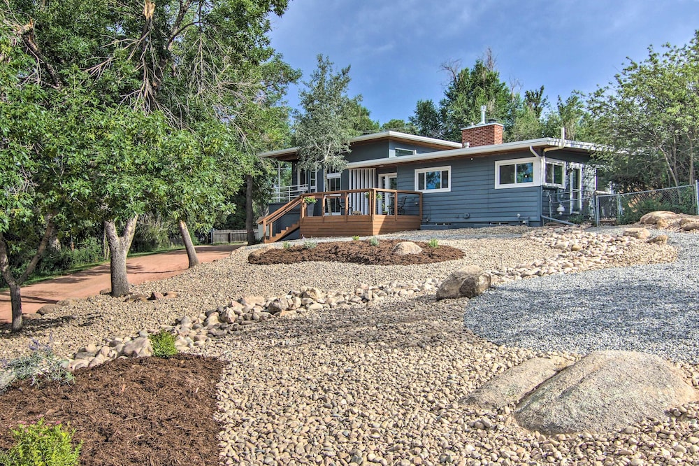 Charming Colorado Springs Getaway w/ Hot Tub! view 4