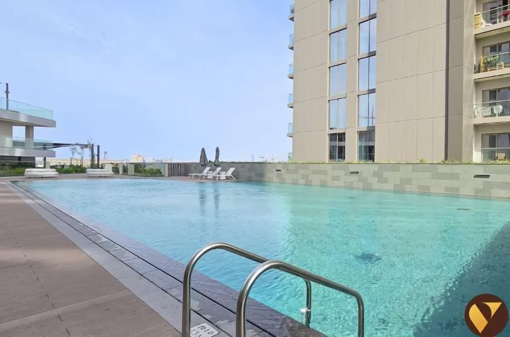JVC unit Pool Jogging Track Play Area