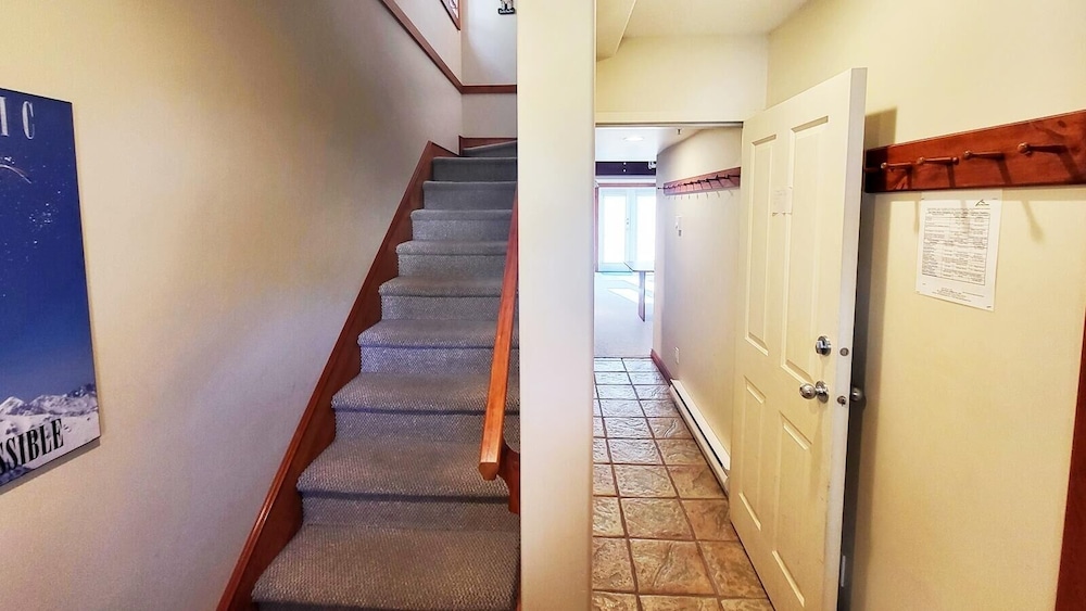 Sun Peaks Vacations - Timberline Village 46 4 Bedroom Home - Property Image 9