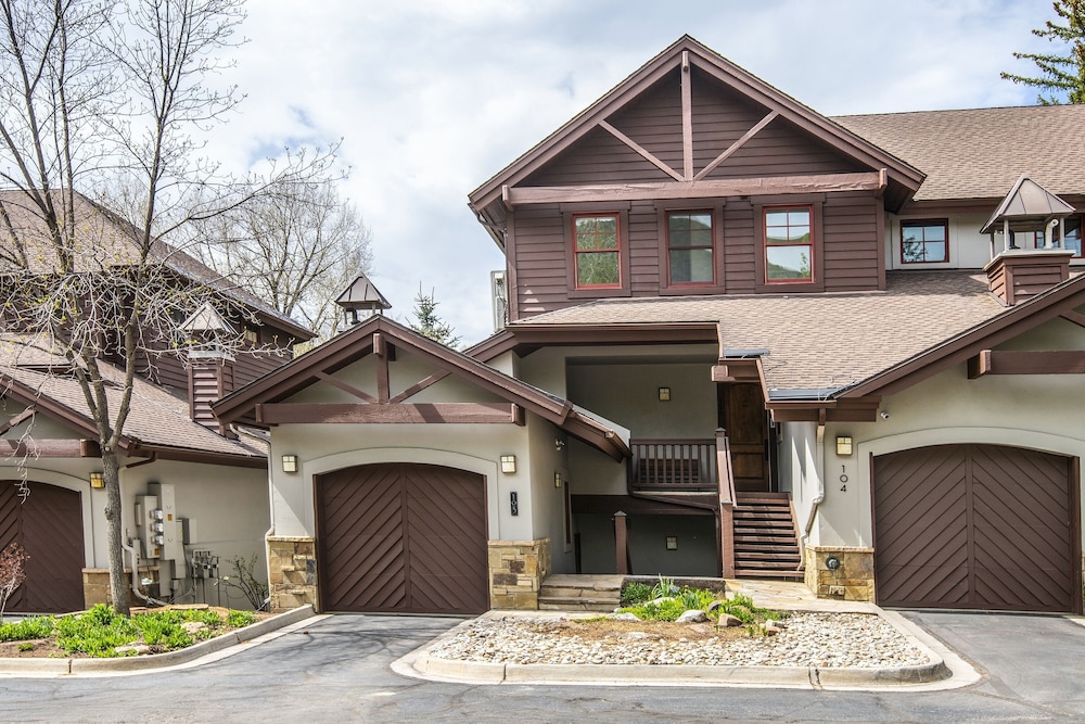 Brookside Townhome 103 3 Bedroom Townhouse