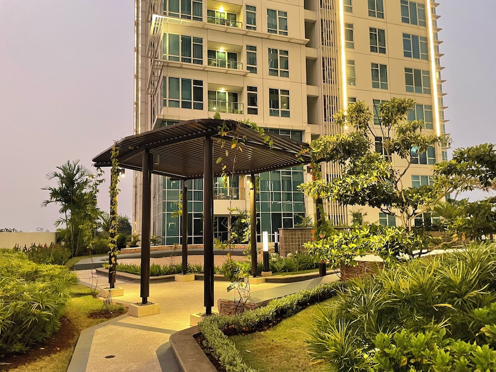 Staycation Jakarta Kensington Royal