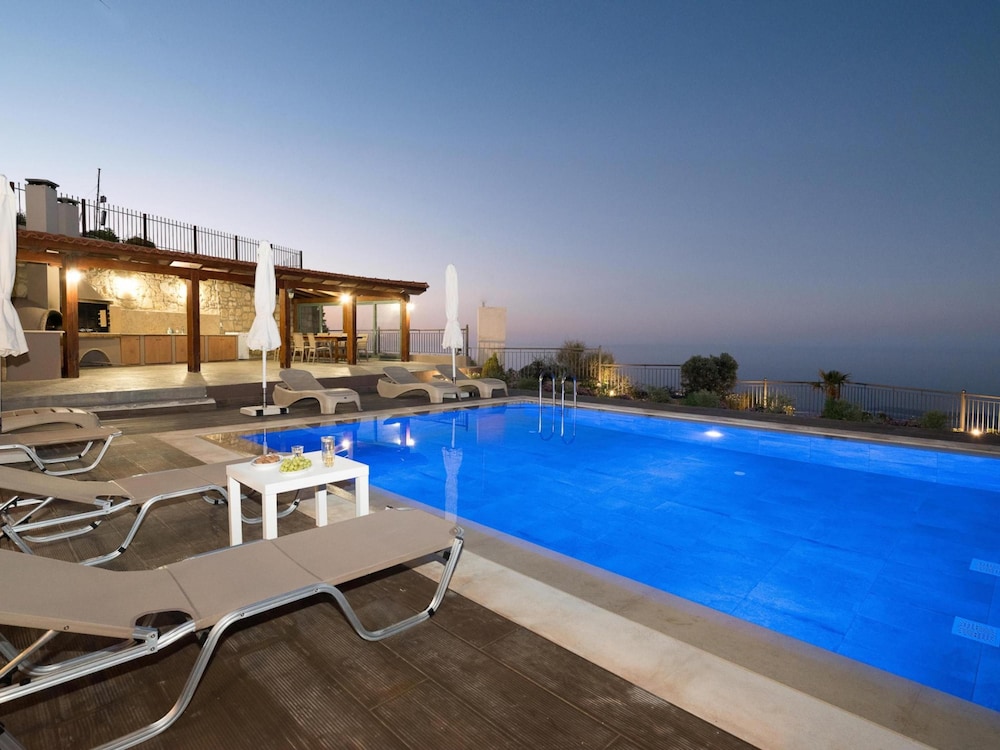 Villa Eolos With Private Pool
