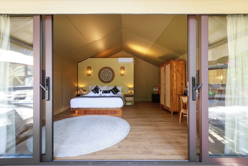Barefoot Glamping