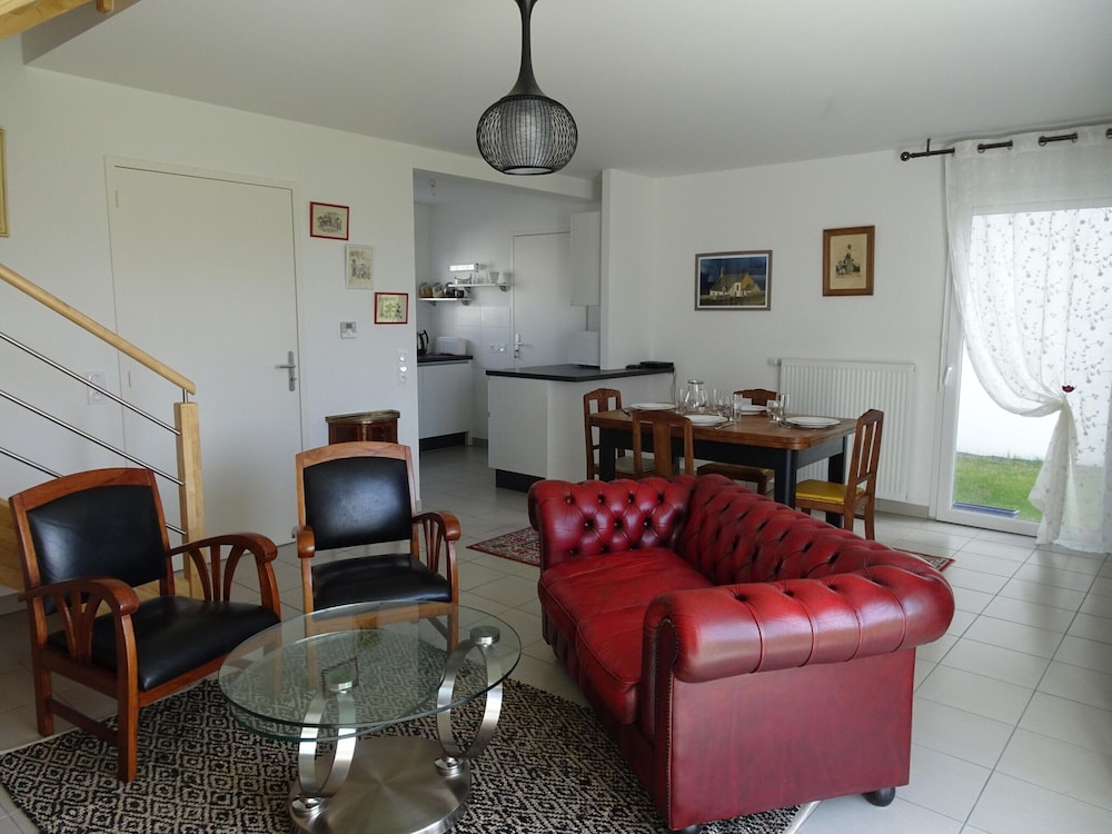Comfortable Holiday Home With Garden, Near Beach view 5