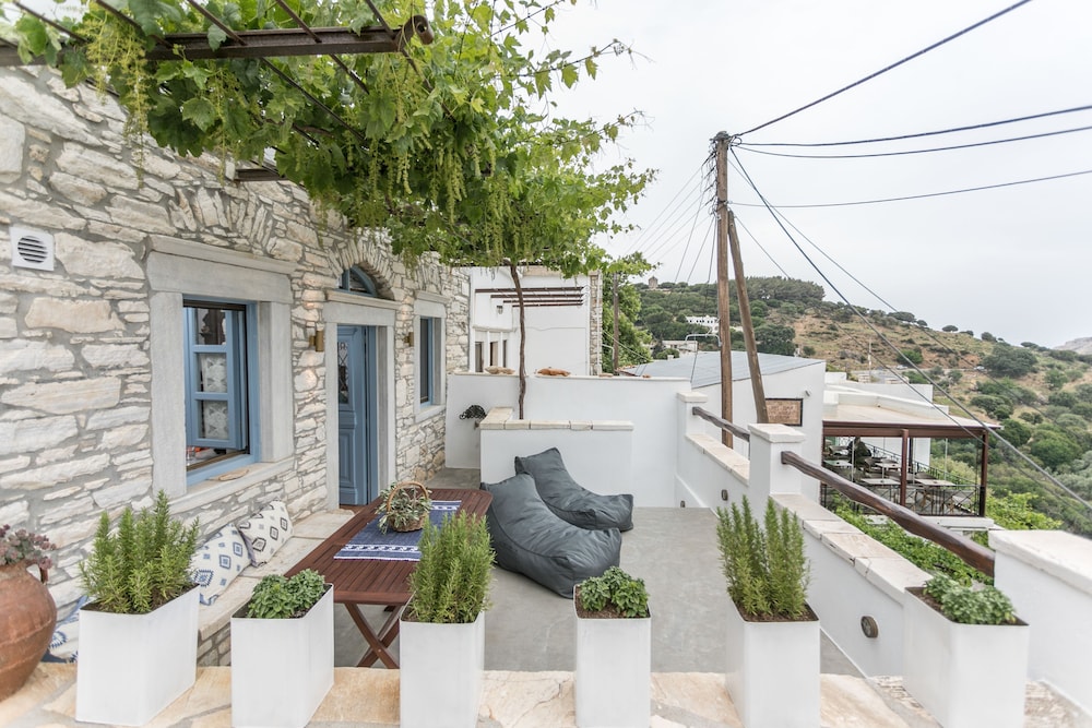 Traditional Inn Pirethron photo 2