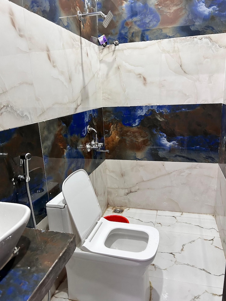 Anirudhha Home Stay