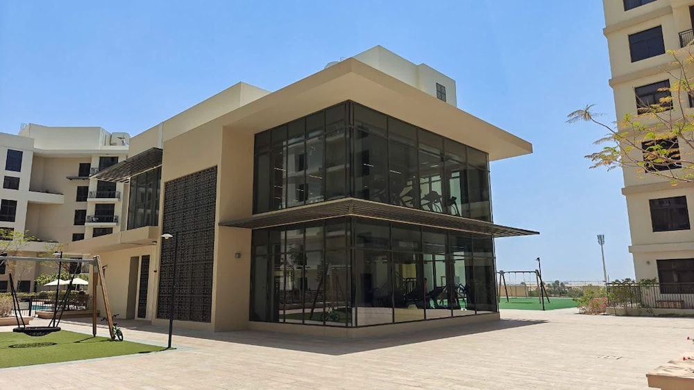 Stunning 1 BR With Pool View in Rawda Apartments