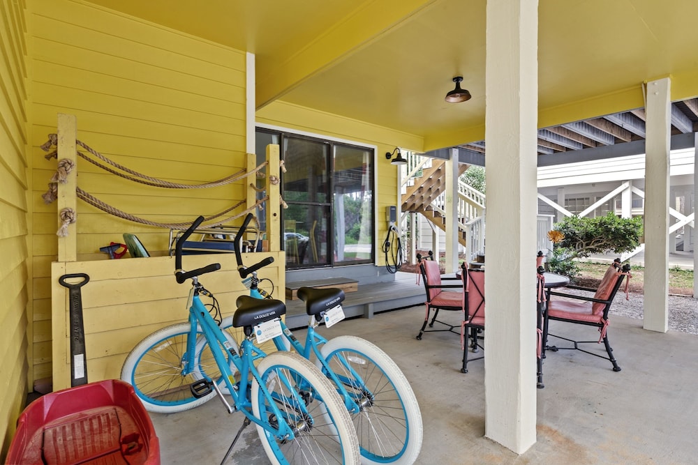 As You Like It by Avantstay Steps to Beach Bikes Sleeps 18