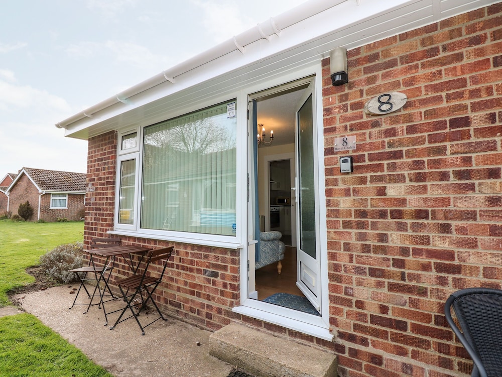 8 Royal Chalet Park