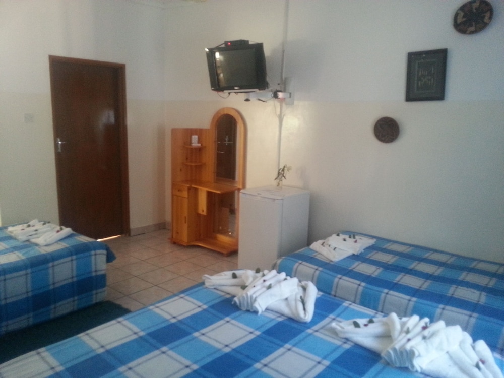Liya Guest Lodge