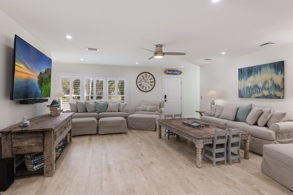 Surf Riders 4 Bedroom Home