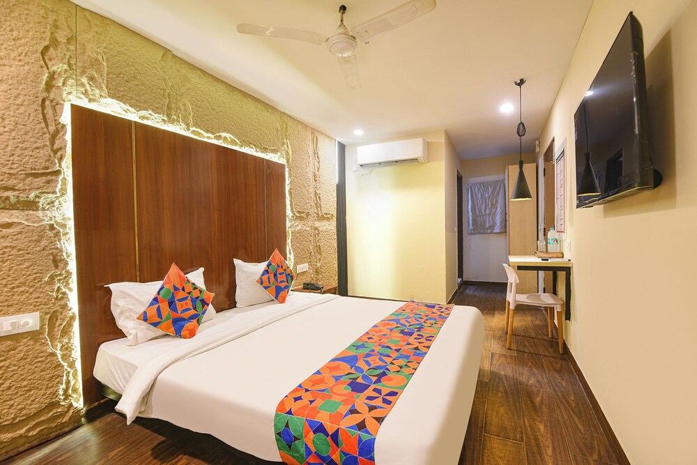 Fabhotel Crescent