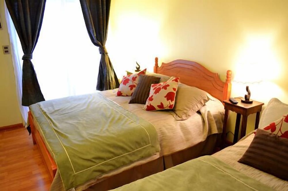 Hostal Almenas