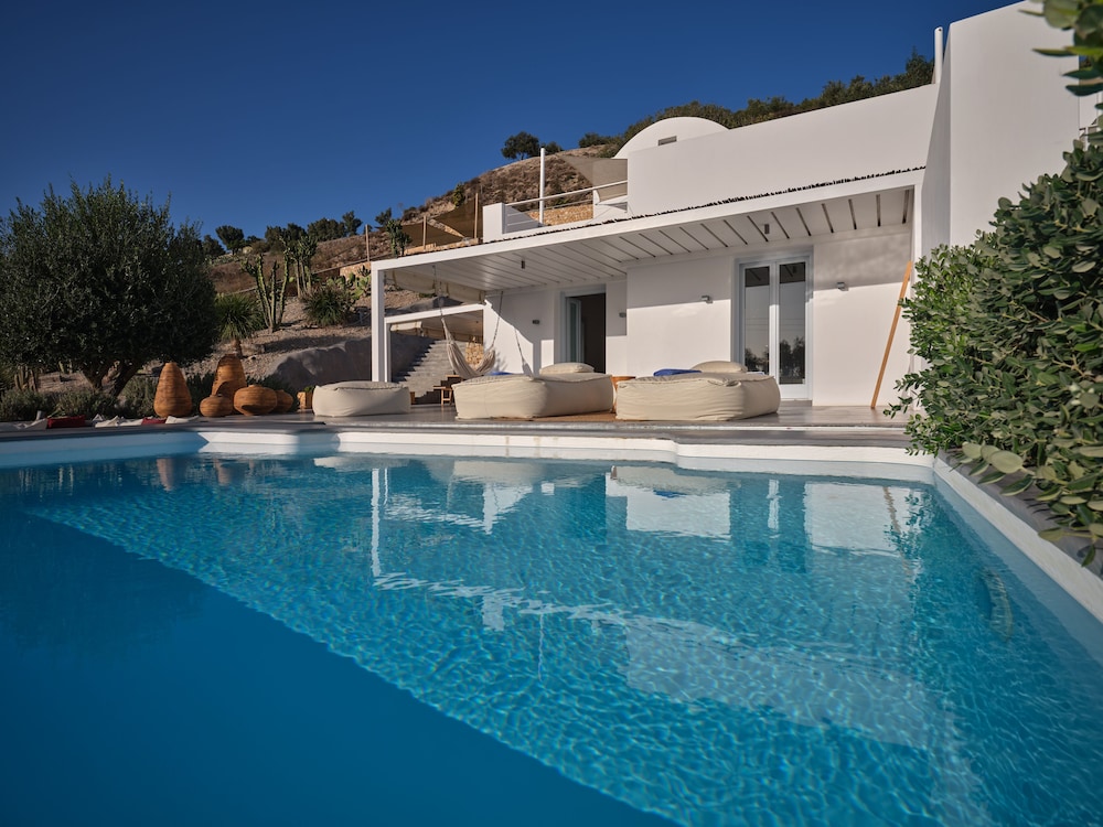 Santorini Heights