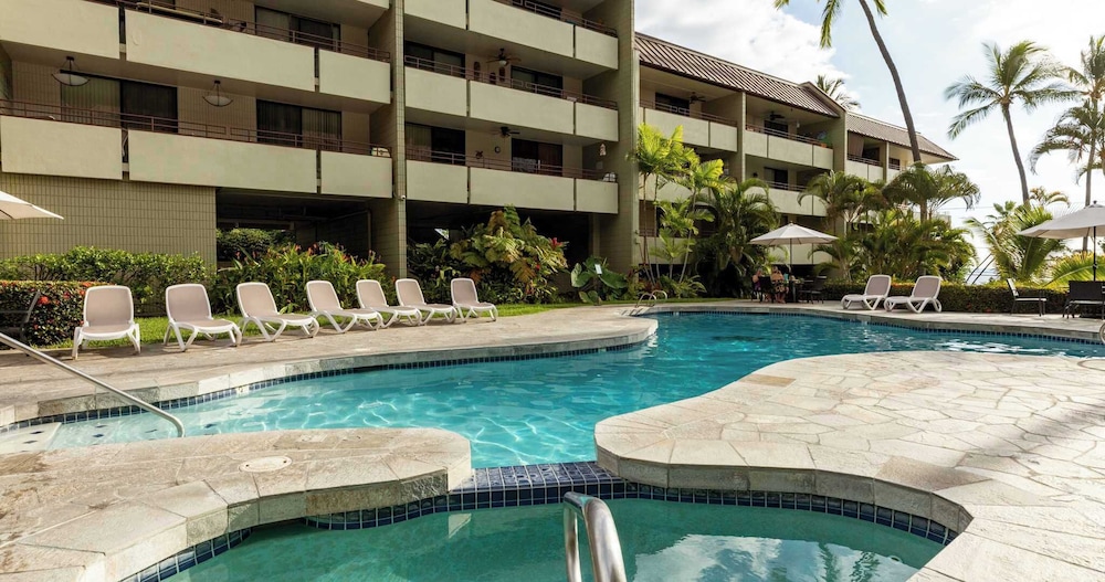 Oceanfront Condo 117 in Kailua-kona