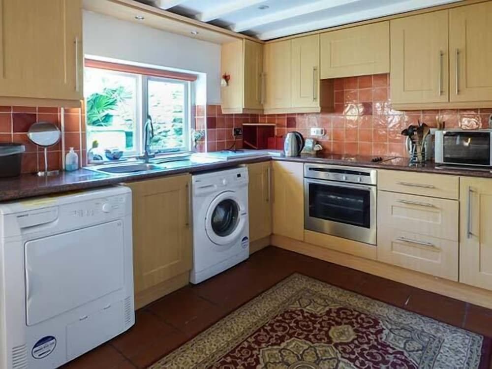 Milk Wood Cottage view 3