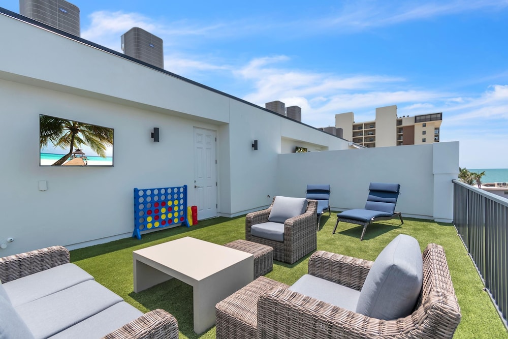 Azul Townhomes A4 - Sunset