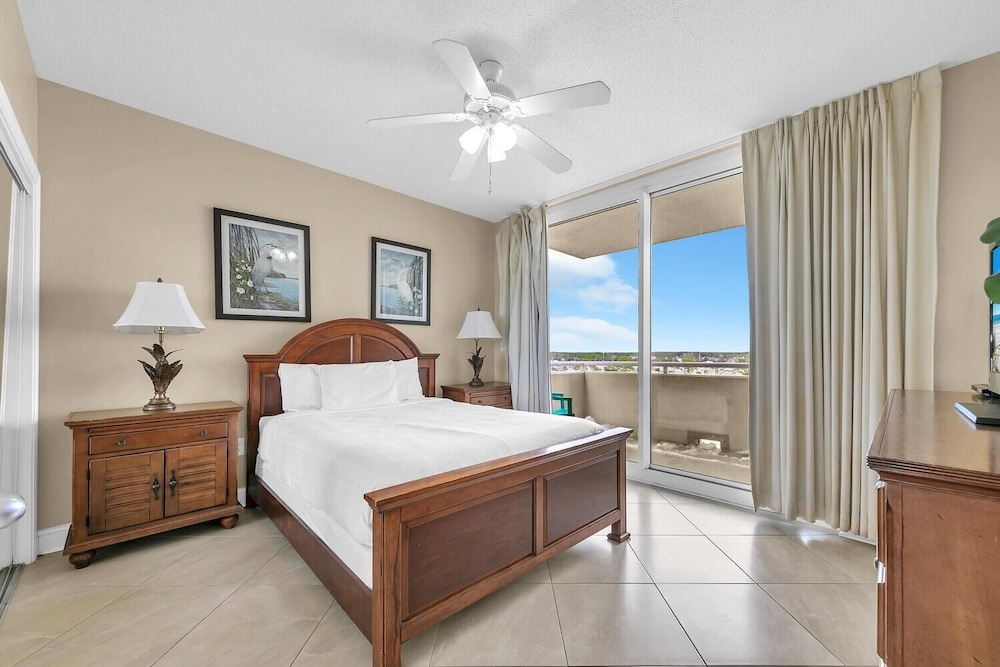 Majestic Beach Towers 2-801